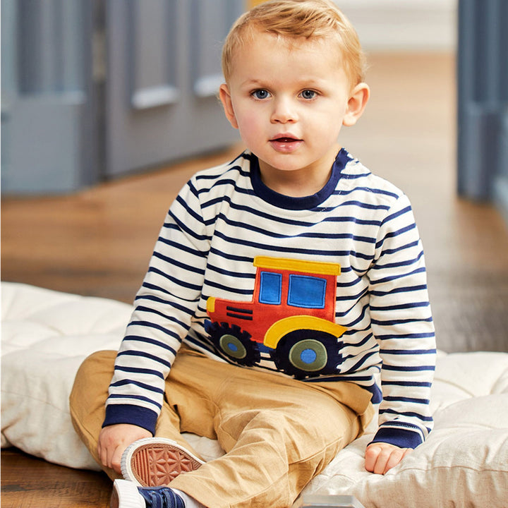 Boys sweatshirt with creative tractor design Mune Fashion