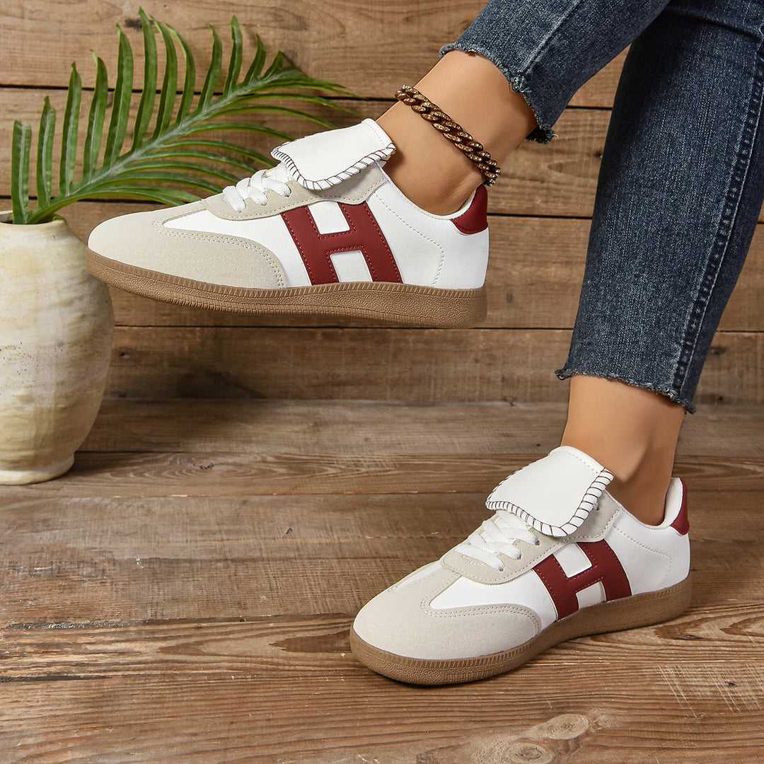 Women's Fashion Sneakers with Elegant Flap Accent and Non-slip Sole Mune Fashion