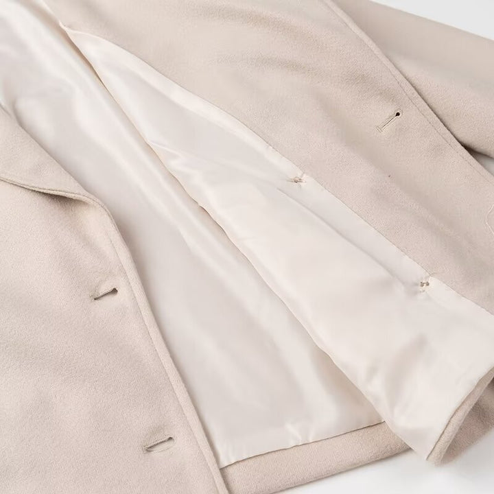 Women's Short Double-Breasted Boxy Peacoat made of Wool Blend with Wide Lapels Mune Fashion