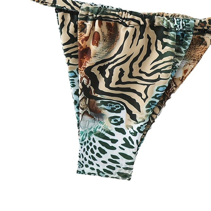 Ladies triangle bikini with sophisticated leopard pattern Mune Fashion