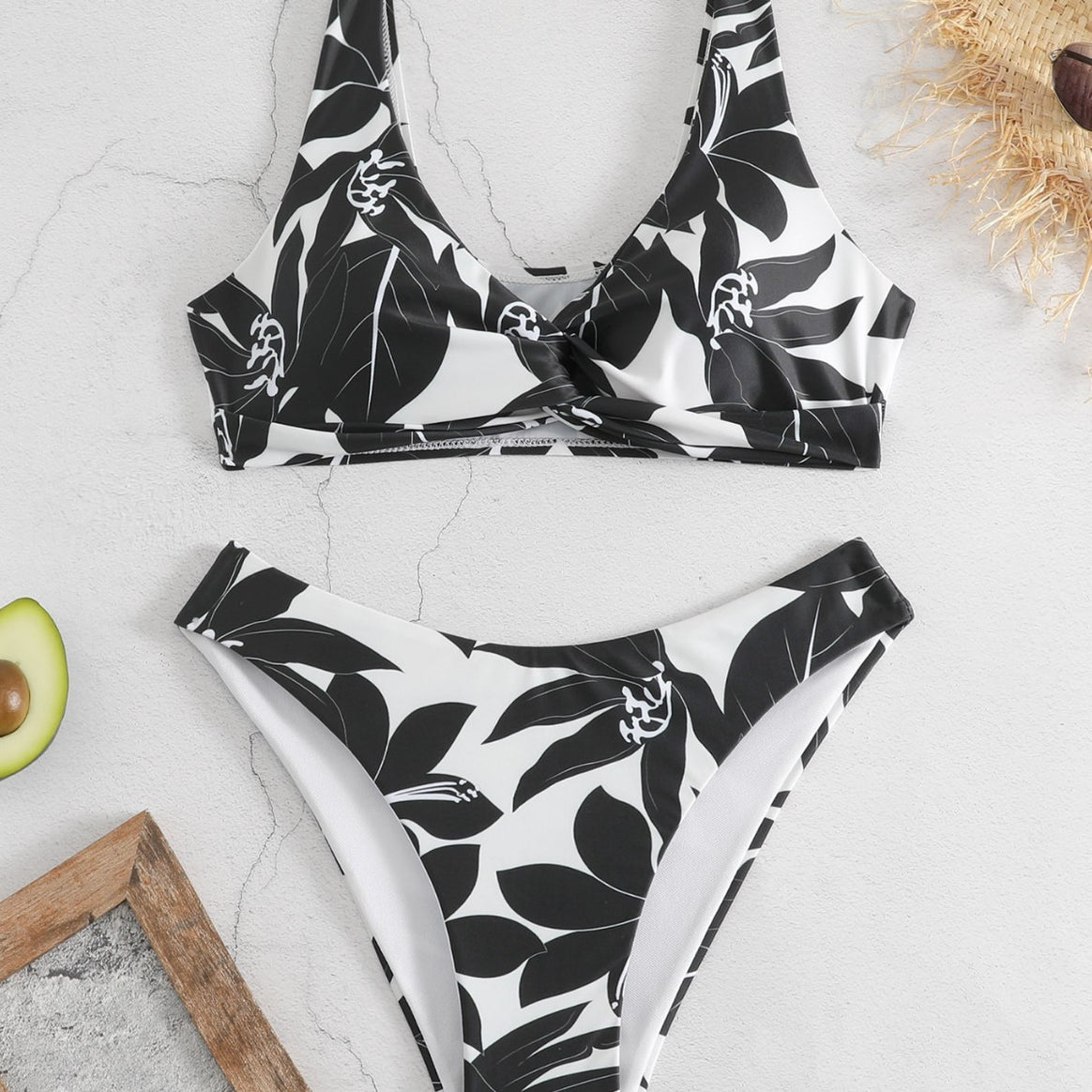 Women’s bikini set with floral patterns and sporty cut Mune Fashion