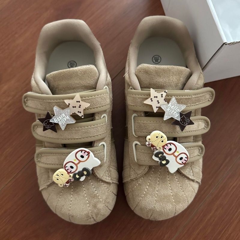 Women's suede sneakers with practical Velcro closures and playful charms Mune Fashion