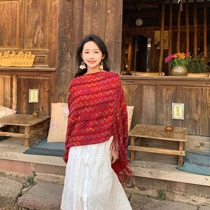 Women's Knitted V-Neck Poncho with Fringe and Structured Jacquard Mune Fashion