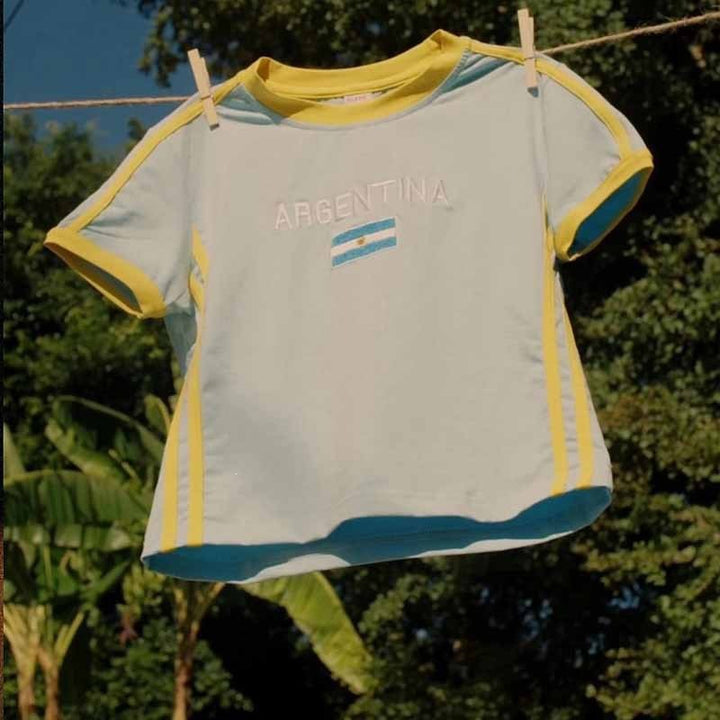 Unisex nan sporty retro short sleeve T-shirt with flag motif and fitted cut Mune Fashion