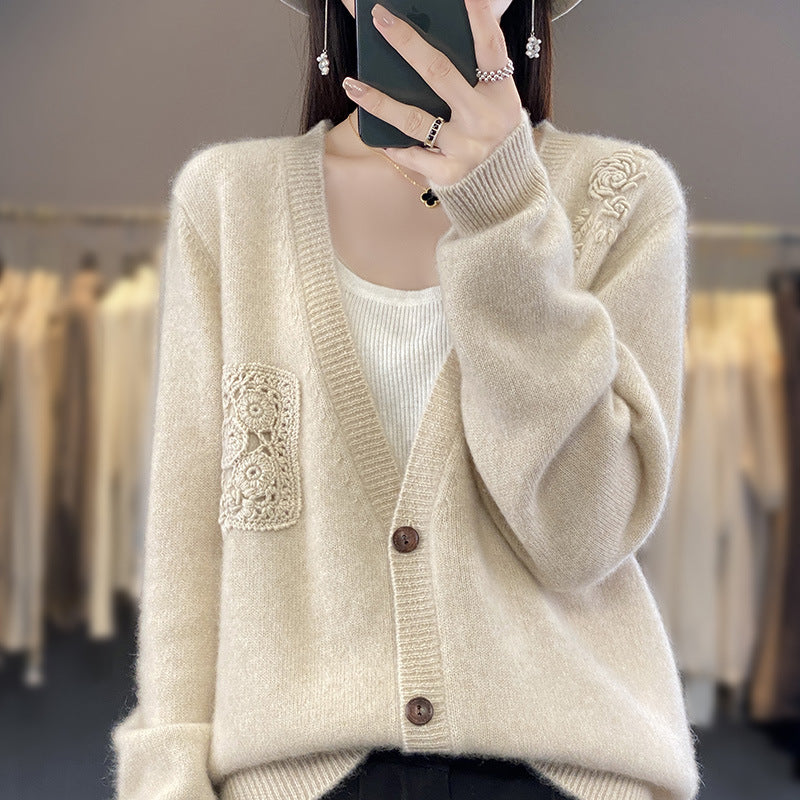 Women's Two-Piece Fine Knit Set with Knit Cardigan and Top as well as Crocheted Flower Appliqués Mune Fashion