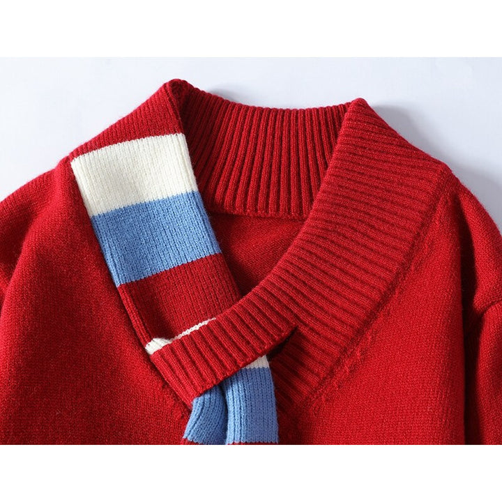 Men's V-neck knitted sweater with integrated contrast stripe scarf and ribbed cuffs Mune Fashion
