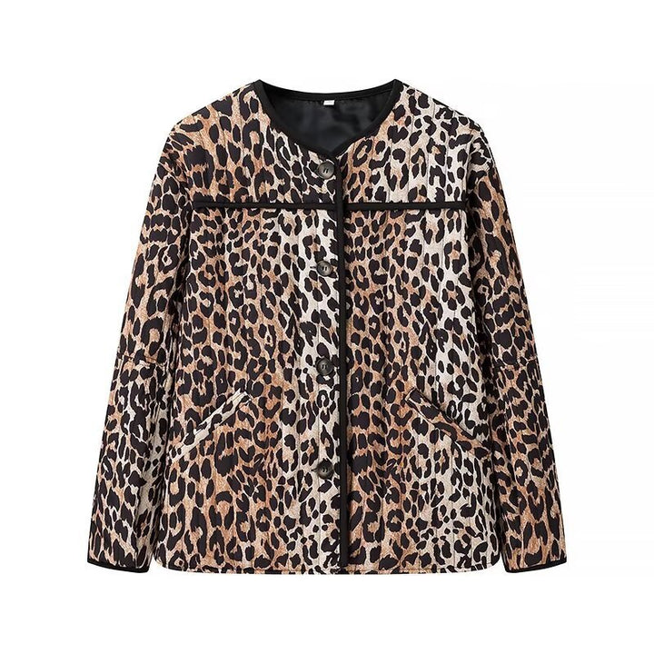 Women's short jacket in oversized cut with leopard jacquard, contrasting piping and flap pockets Mune Fashion