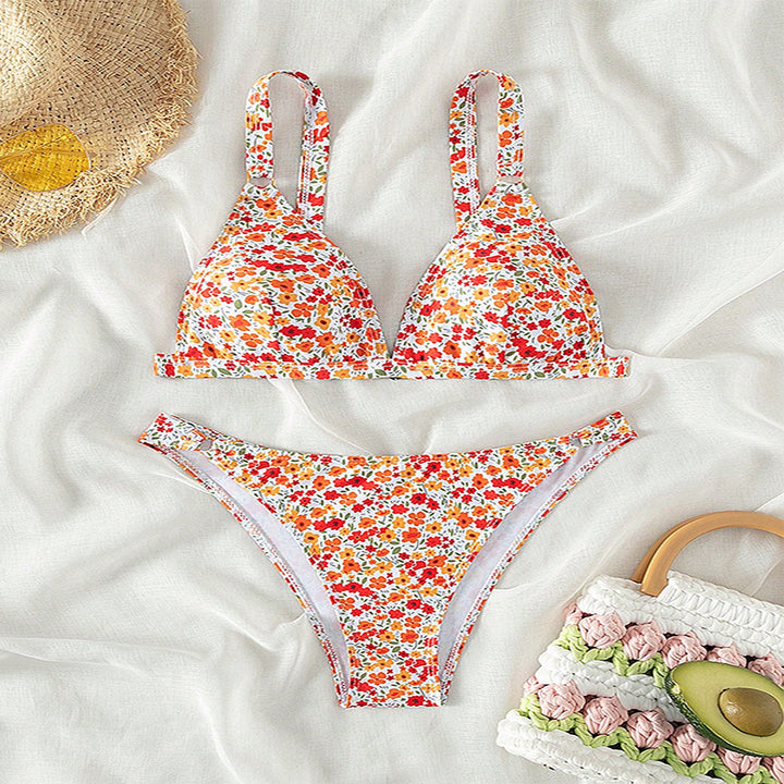 Women's Triangle Bikini with Romantic Floral Pattern Mune Fashion