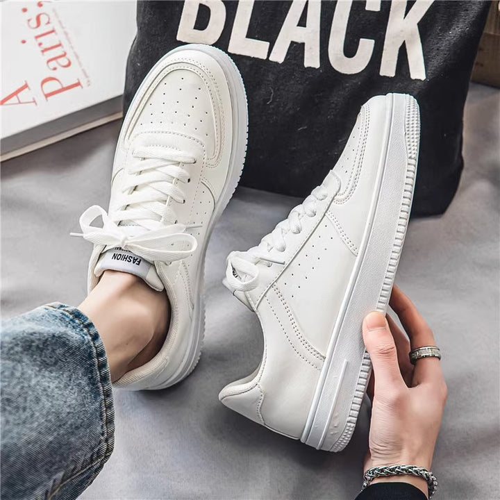 Unisex minimalist Low-Top court sneaker with perforated upper material, padded heel collar and shock-absorbing sole Mune Fashion