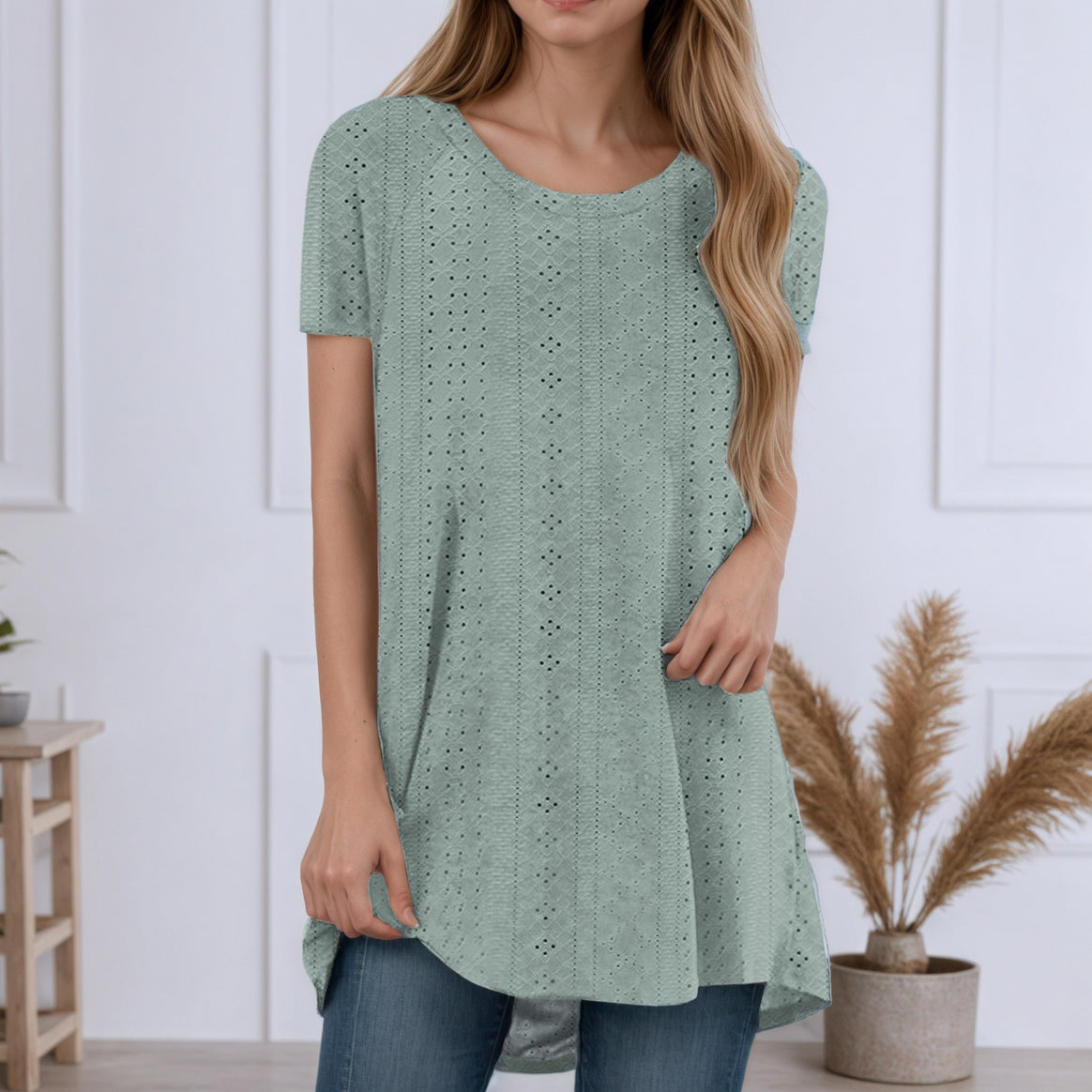 Women's loosely cut broderie anglaise tunic with round neckline, side slits, and rounded hem Mune Fashion