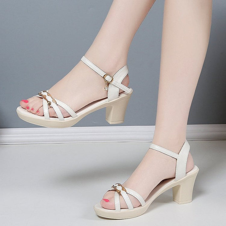Ladies nan strap sandals with padded insole and elegant chain accent Mune Fashion