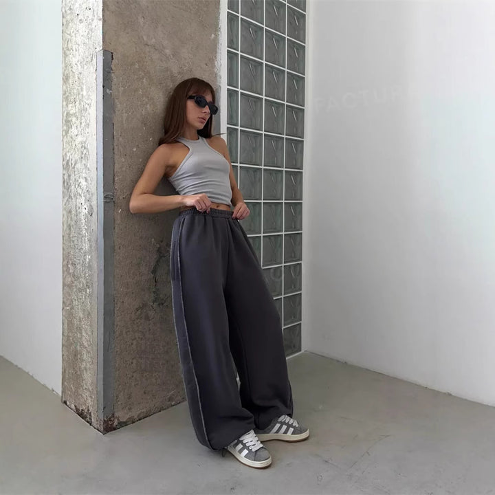 Women's wide lounge jogging pants with elastic comfort waistband and side pockets Mune Fashion