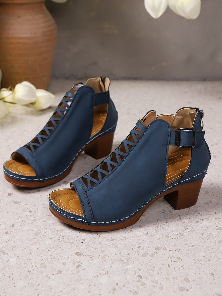 Women nan strap sandal with crossed strap pattern, heel zipper and padded comfort footbed Mune Fashion