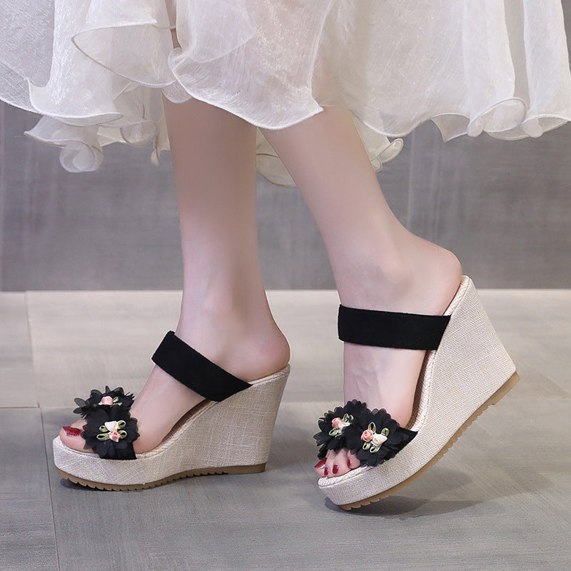 Women's wedge sandals with handcrafted flower appliqué and elastic midfoot strap Mune Fashion