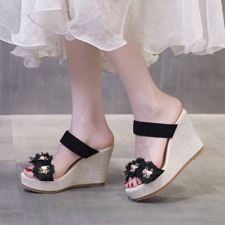 Women's wedge sandals with handcrafted flower appliqué and elastic midfoot strap Mune Fashion