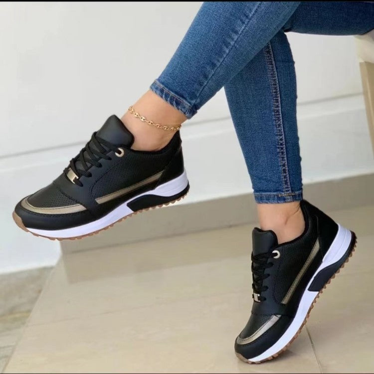 Ladies  elegant city sneaker with subtle metallic infusion, lightly padded comfort sole and profiled rubber outsole Mune Fashion