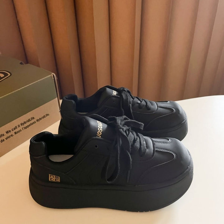 Women's platform sneakers in clean-chunky design with extra high EVA platform sole and padded comfort collar Mune Fashion
