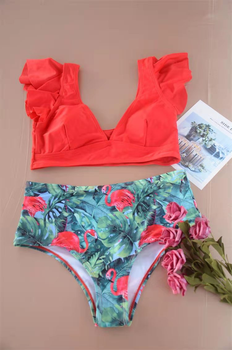 Women's bikini set with ruffle design and high-cut panties Mune Fashion
