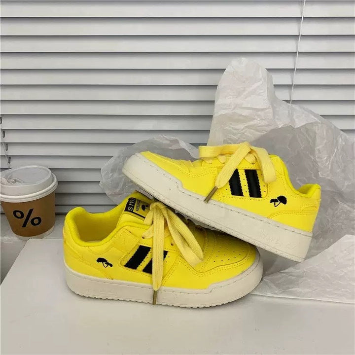 Women's sneakers in sporty retro style with trendy accents Mune Fashion