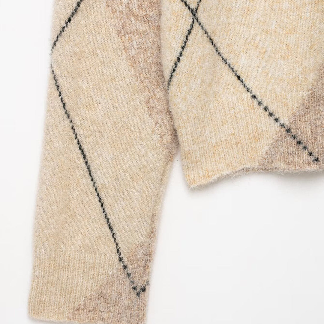 Women's argyle sweater made of wool blend with soft pile and boxy cropped silhouette Mune Fashion