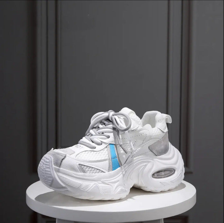 Women's sporty sneakers with stable cushioning and innovative design Mune Fashion