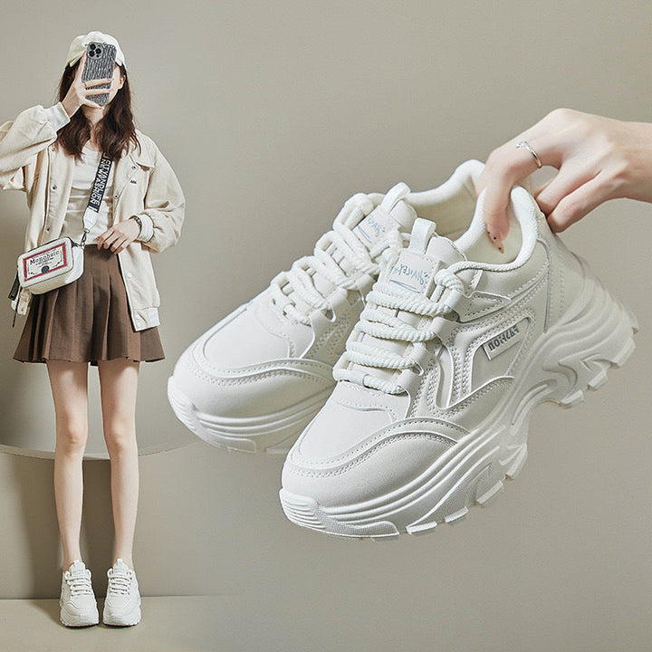 Women's sporty sneakers with cushioned sole and trendy design Mune Fashion