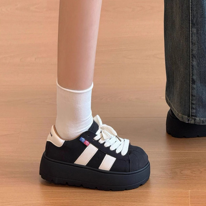 Women's Sporty Platform Sneakers with Durable Upper Material Mune Fashion