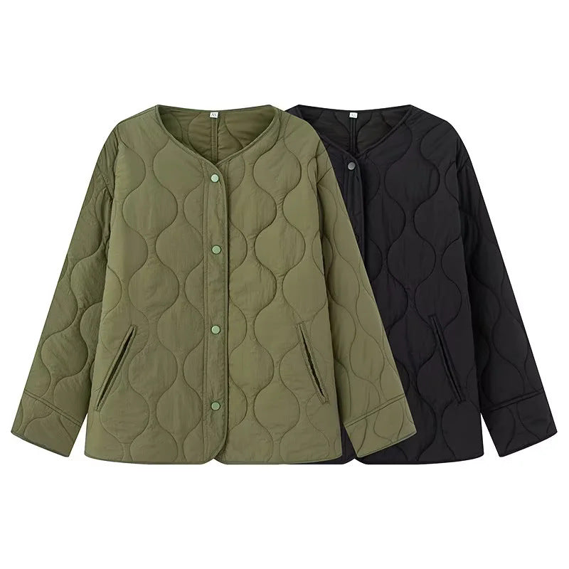 Women's quilted transitional jacket with round neck, snap button closure and wave-shaped quilting Mune Fashion