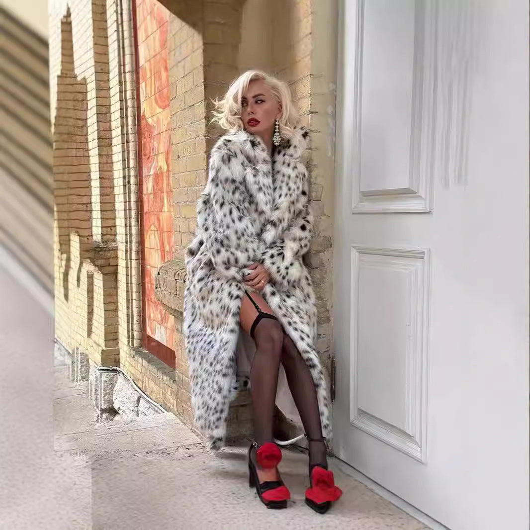 Women's longer oversized faux fur coat with leopard print and wide lapel Mune Fashion