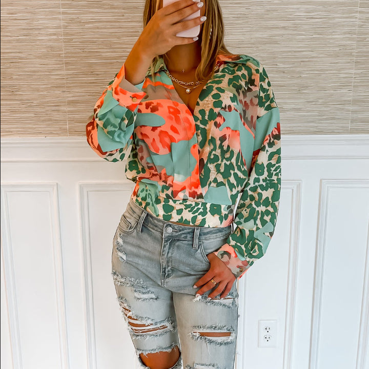 Women's Lightweight Chiffon Blouse with Abstract Animal Mix, Shirt Collar and Waistband Hem