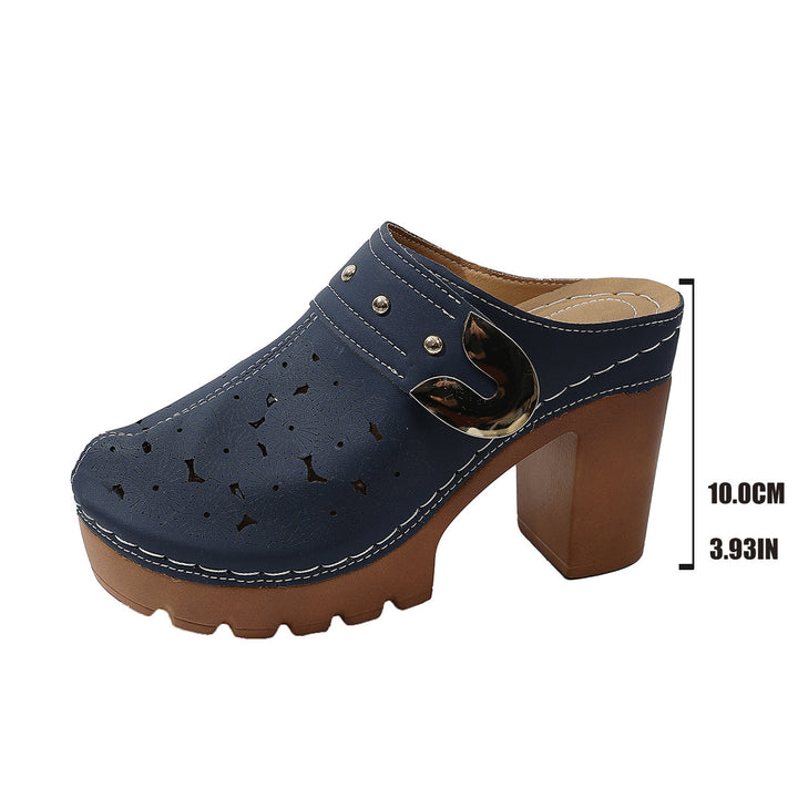Women's platform clogs with floral perforation pattern, decorative metal buckle and high block heel Mune Fashion