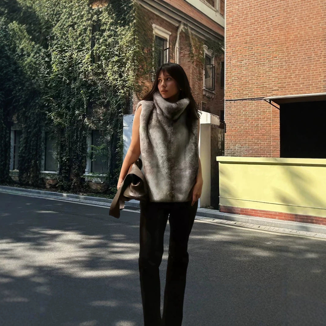 Women’s Sleeveless Faux Fur Vest with High Wrap Collar and Short Cut Mune Fashion