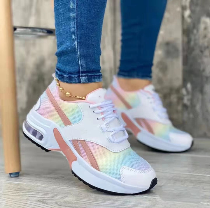 Women's sporty comfort sneakers with visible air cushioning, mesh fabric and leather-look panels Mune Fashion