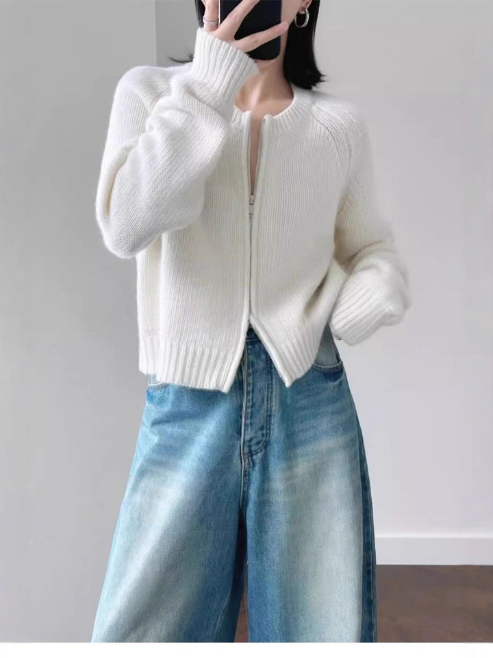 Women’s short jacket made of soft fine knit with a full-length zipper and ribbed hem Mune Fashion