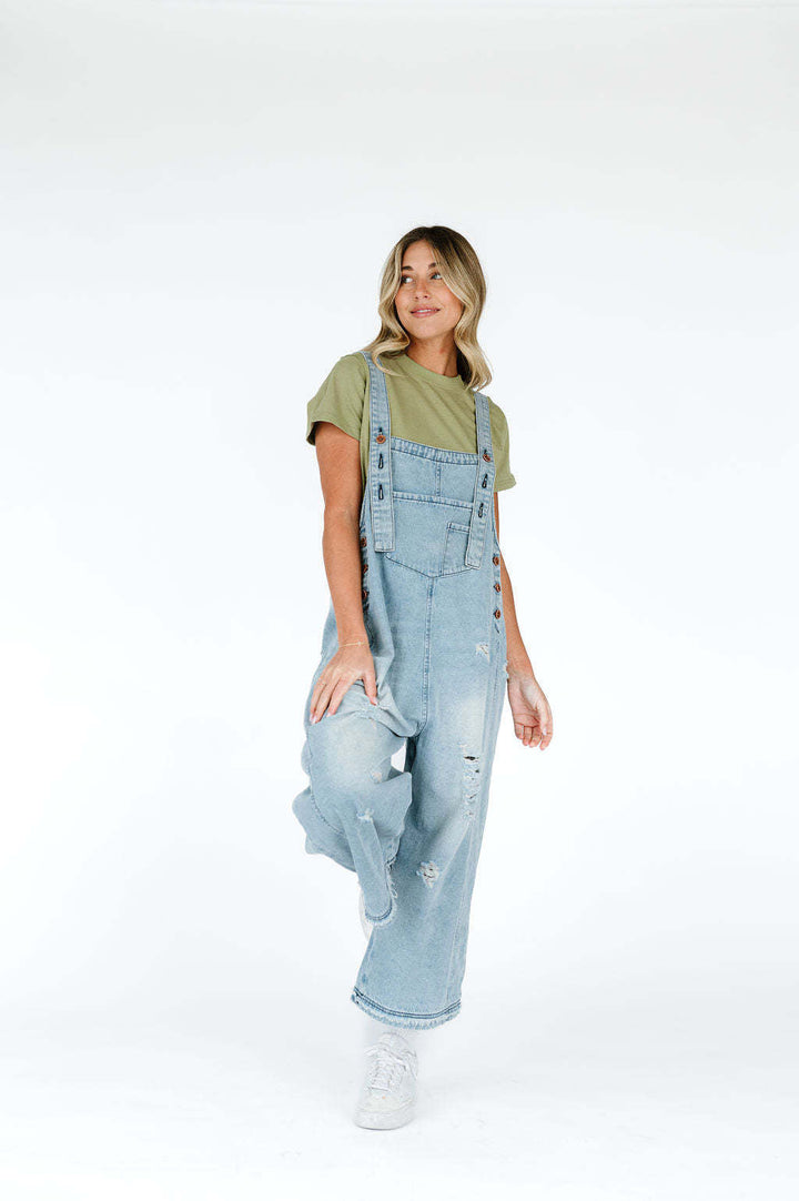 Women's Overalls with Fashionable Destroyed Details and Wide Fit Mune