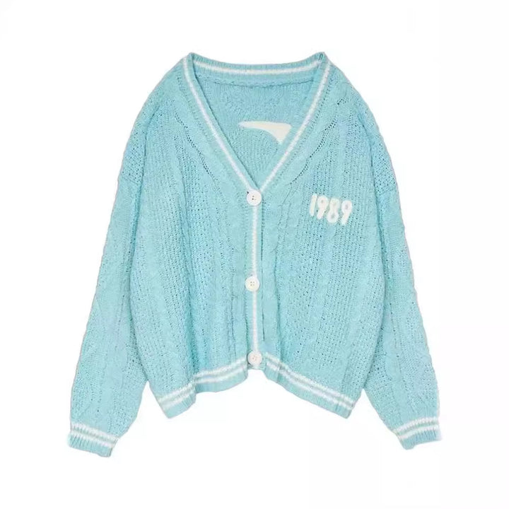 Women's short knitted V-neck cardigan with cable pattern and mother-of-pearl buttons Mune Fashion