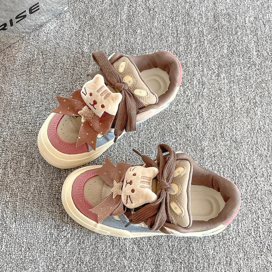 Women Playful Sneakers with Animal Motifs and Decorative Laces Mune Fashion