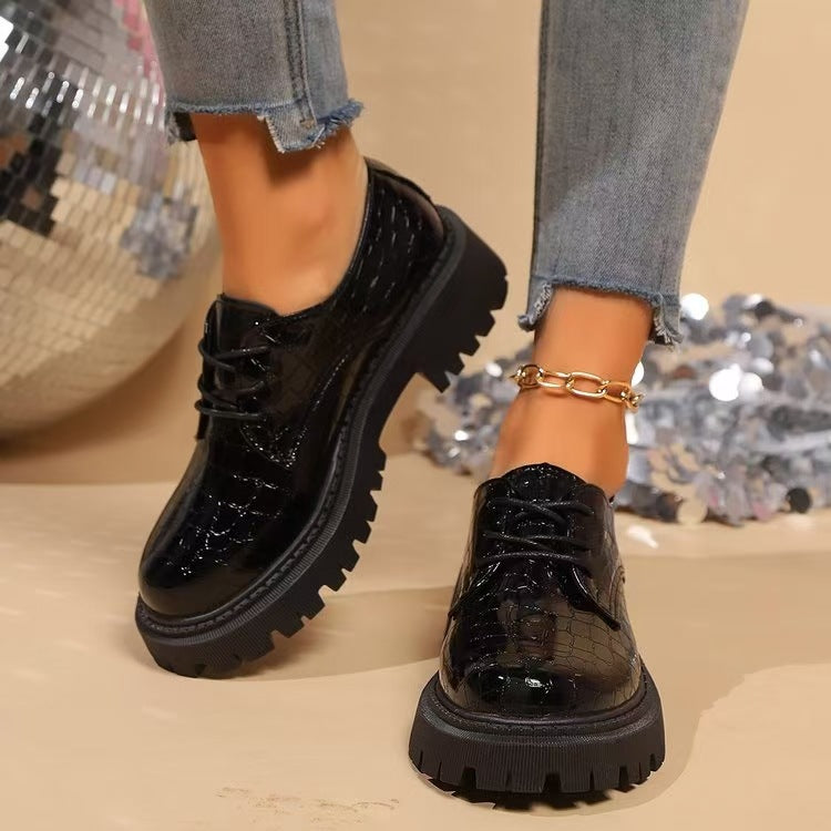 Women's patent oxford with croc embossing, thick tractor sole and padded insole Mune Fashion