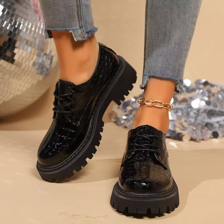 Women's patent oxford with croc embossing, thick tractor sole and padded insole Mune Fashion