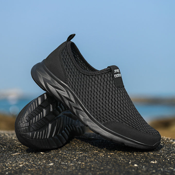 Unisex Breathable Slip-On Sneakers made of Mesh with Non-Slip Lightweight Sole Mune Fashion