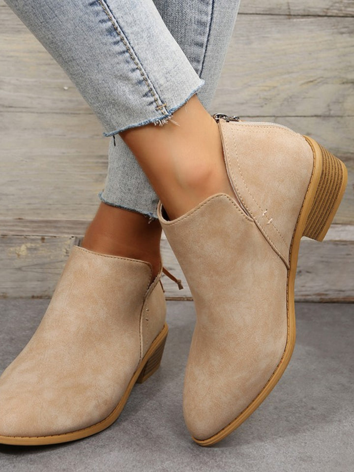 Ladies nan elegant short ankle boots made of suede imitation with concealed zipper at the heel and padded comfort insole Mune Fashion