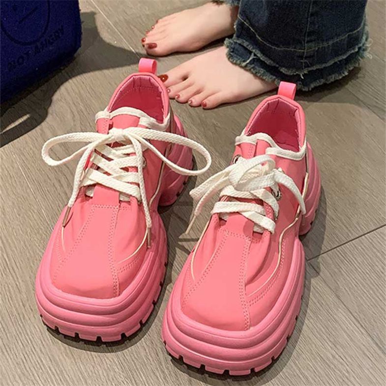 Women Sneakers with futuristic design and cushioning comfort sole Mune Fashion
