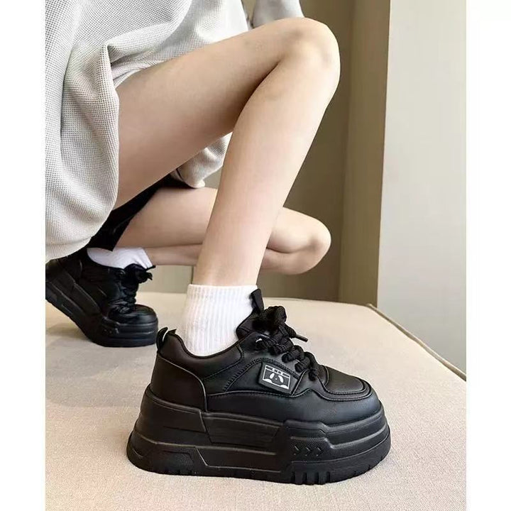 Women's Chunky Sneakers with Innovative Cushioning System and Breathable Surface Mune Fashion