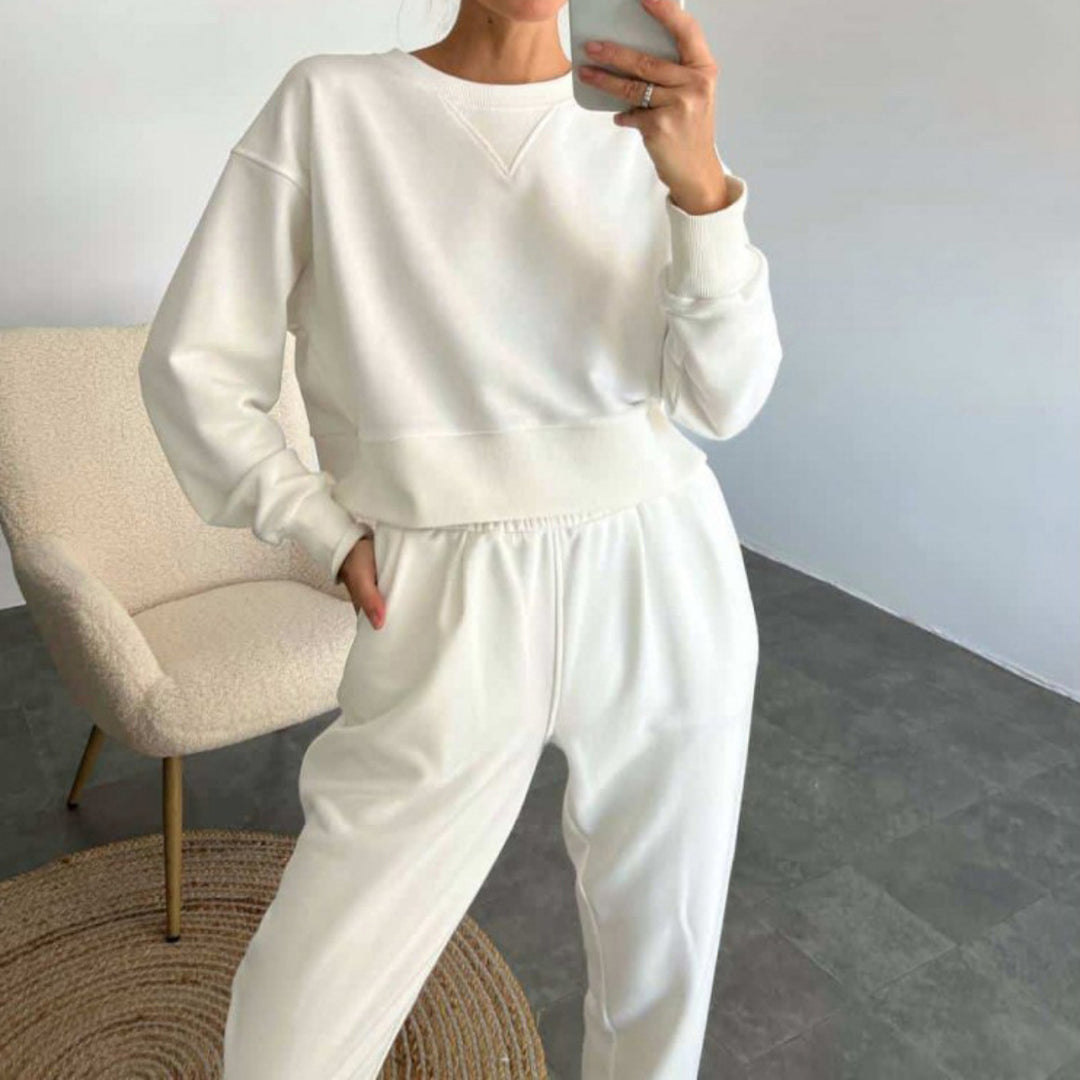 Ladies nan Cropped Sweater Set with V seam detail and high waist Jogging pants Mune Fashion
