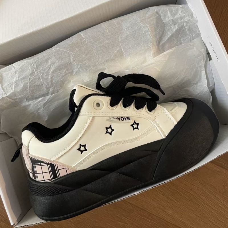 Women's High-Front Sneakers with Trendy Platform and Star Applications Mune Fashion