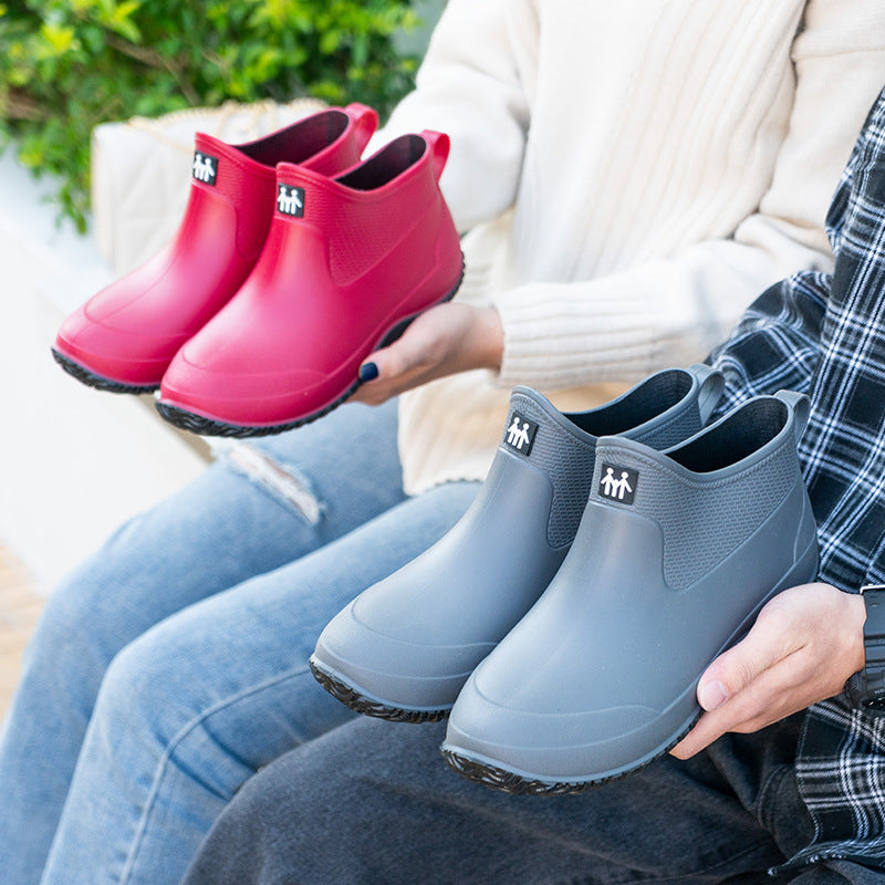 Men's Short Waterproof Rubber Boot with Non-Slip Profile Sole Mune Fashion
