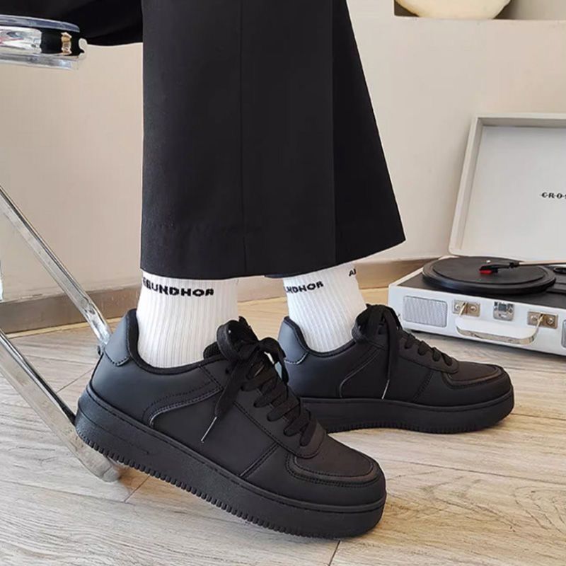 Women's lace-up sneakers made of high-quality synthetic leather with non-slip sole Mune Fashion