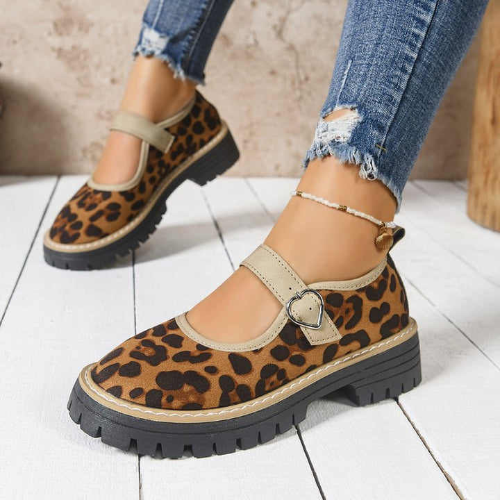Damen Riemchen‑Slipper im Mary‑Jane‑Stil mit grober Profilsohle und Herzschließe Mune Fashion