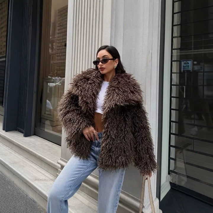 Women's short jacket made of long-pile faux fur with extra wide shawl collar Mune Fashion
