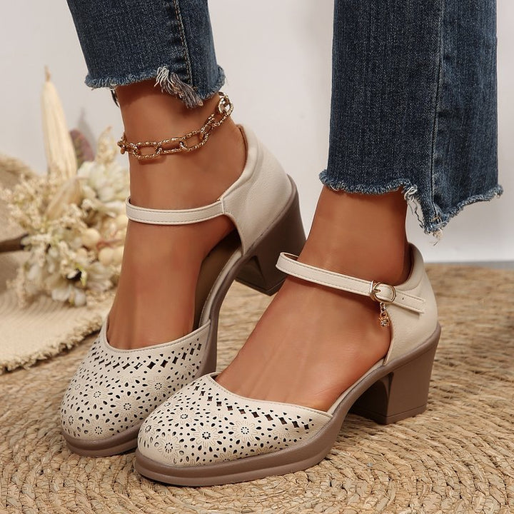 Damen Mary-Jane Pumps mit mittelhohem Blockabsatz, perforiertem Obermaterial und gepolstertem Komfortfußbett Mune Fashion